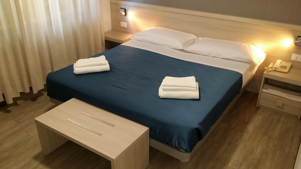 Hotel Flying