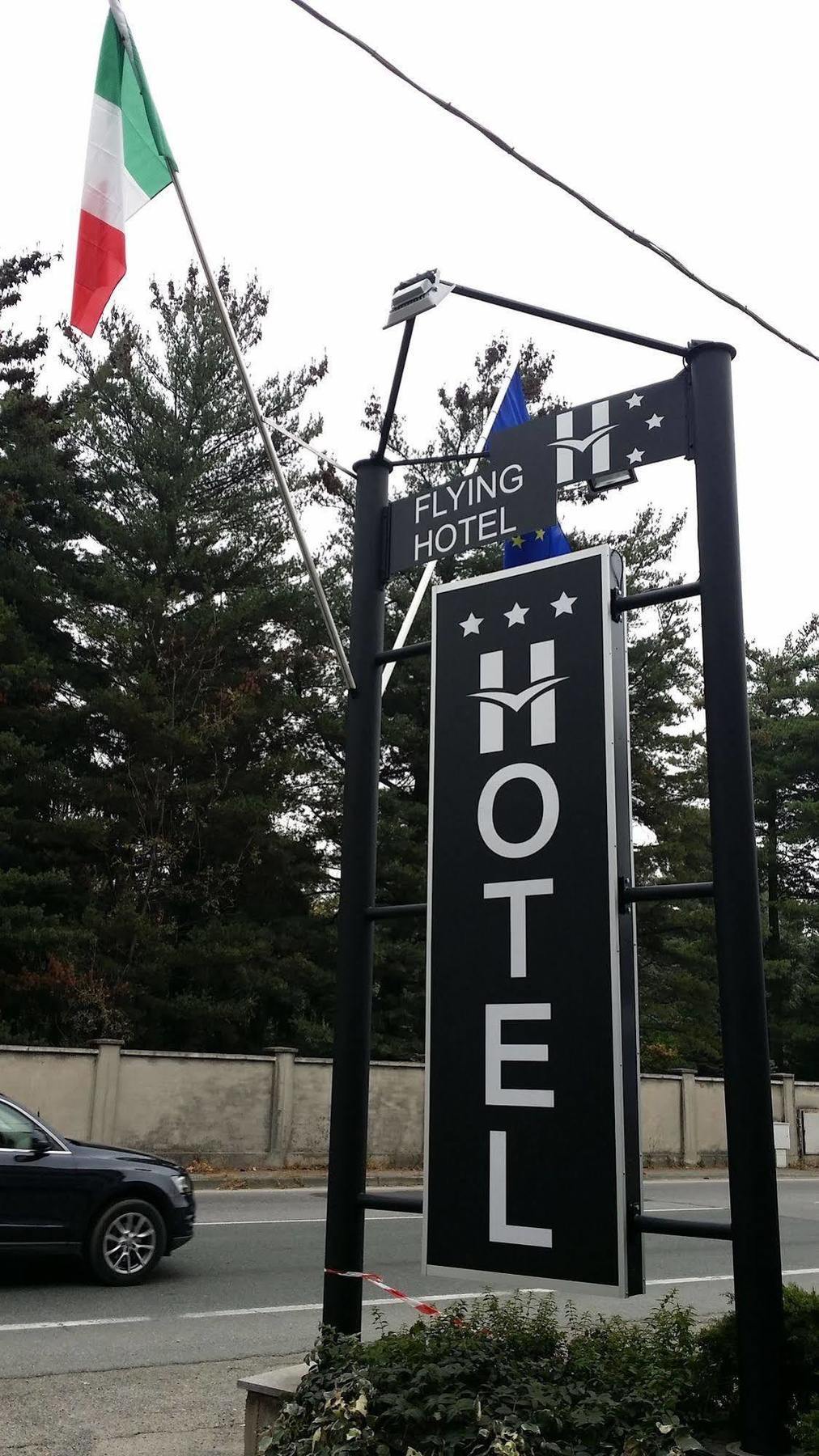 Flying Hotel 3*