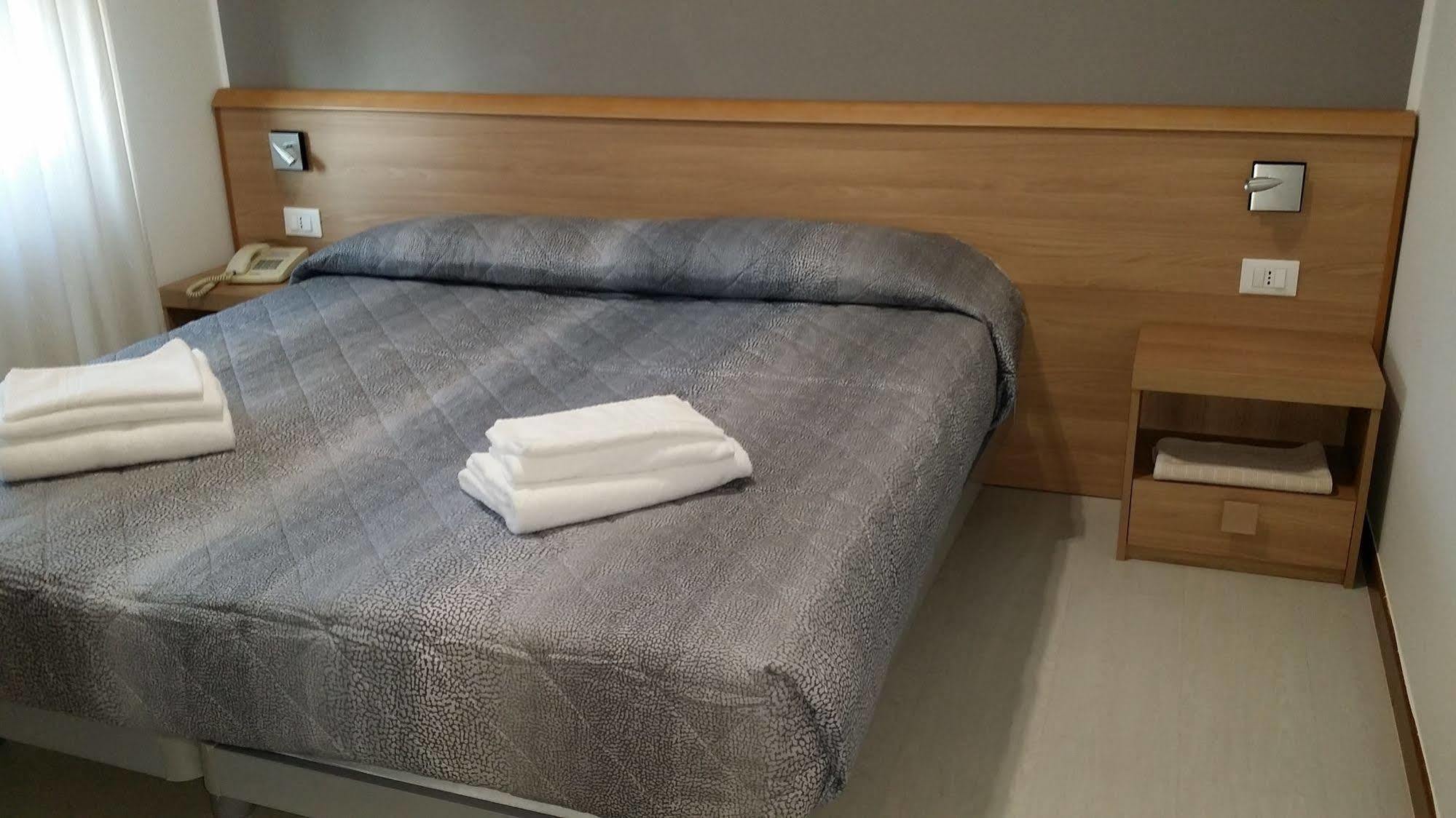 Flying Hotel 3*