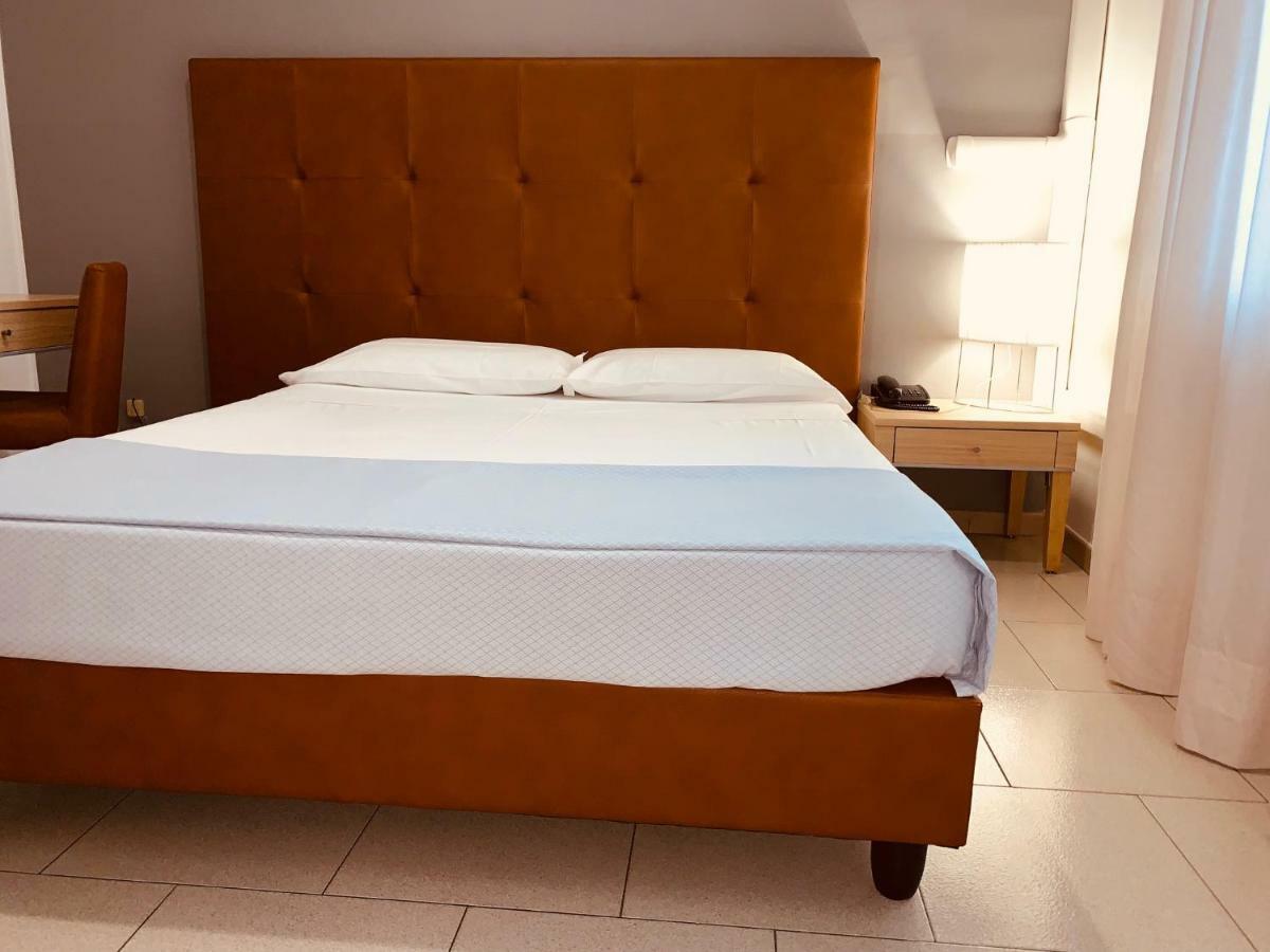 Flying Hotel 3*